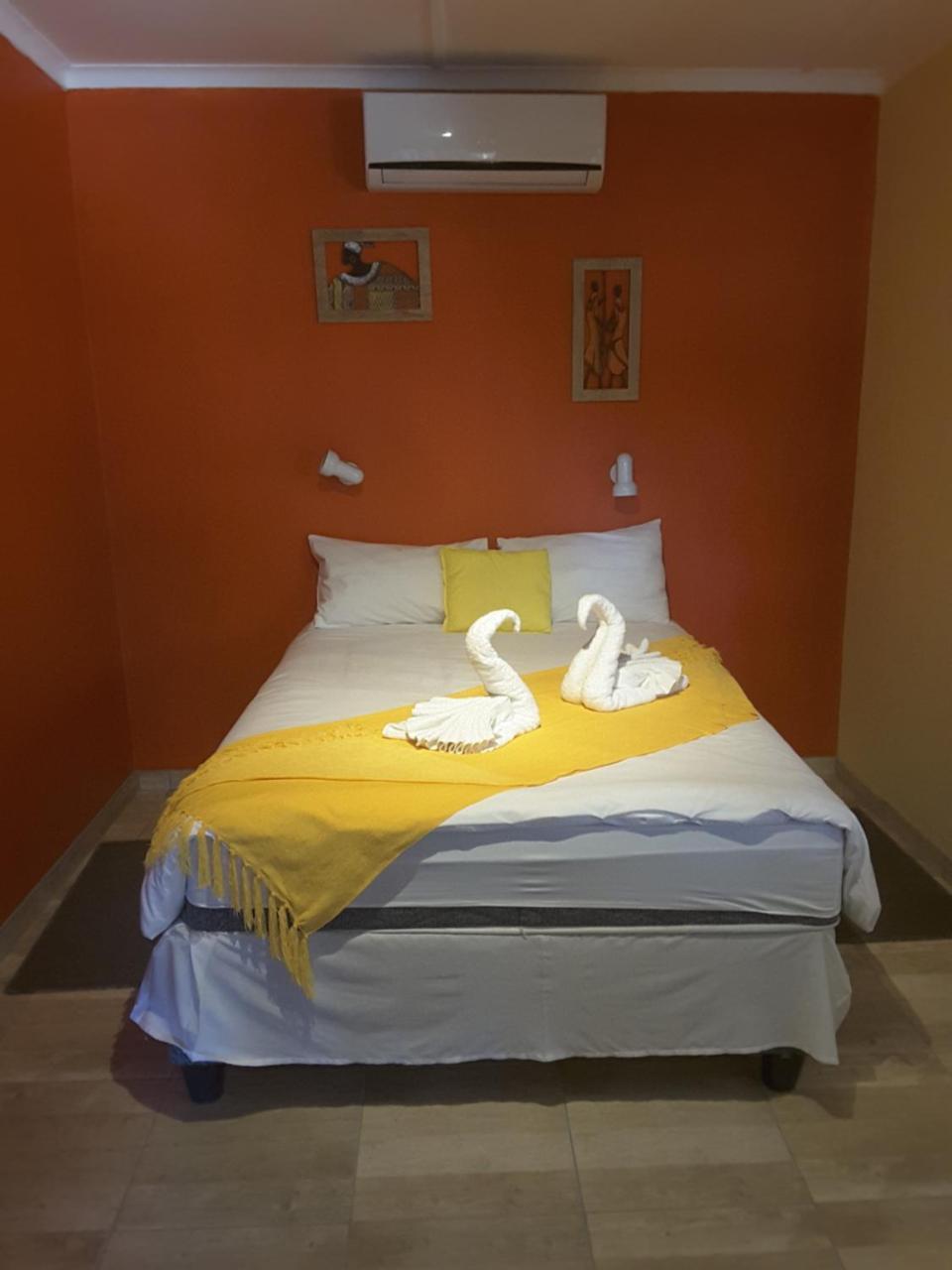 Melissa'S Guest House Kamanjab Dış mekan fotoğraf