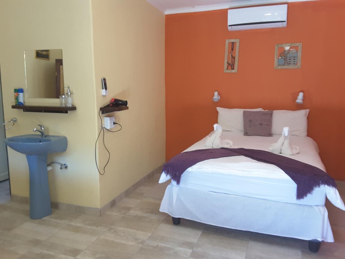 Melissa'S Guest House Kamanjab Dış mekan fotoğraf
